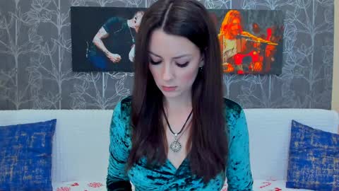 Snapshot of foxyx1 chatting on January 3, 1:47 pm Foxy online show from January 3, 1:47 pm