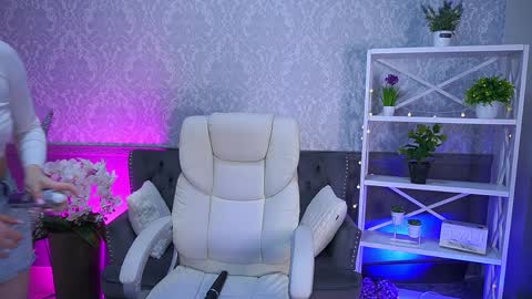 Kate online show from March 29, 9:15 pm