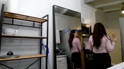 Snapshot of fragilemasochist chatting on September 25, 3:27 pm Angel online show from September 25, 3:27 pm