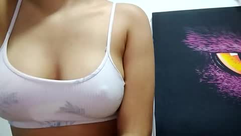 Snapshot of fragmented_girl_18 chatting on March 2, 2:36 am Sofa online show from March 2, 2:36 am