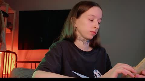 fran_bow online show from March 30, 1:12 pm