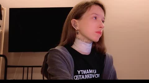 fran_bow online show from April 9, 11:21 pm