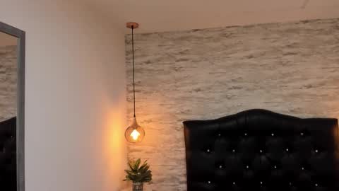          online show from March 25, 2:50 am