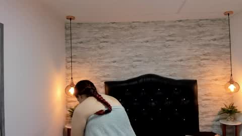          online show from May 3, 2:50 am