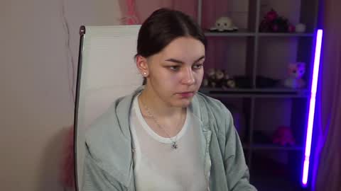 Francesca online show from April 8, 6:57 am