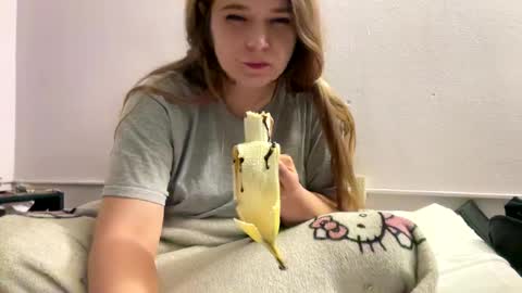 francescafey online show from September 20, 8:15 am