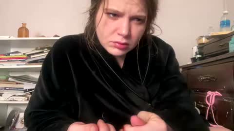 francescafey online show from December 18, 5:57 am