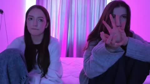 Snapshot of francessmason chatting on February 4, 12:00 pm Marybrown eye Katy gray eye online show from February 4, 12:00 pm