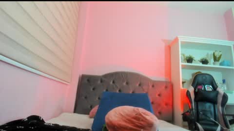 franchezcaa online show from April 10, 1:16 pm