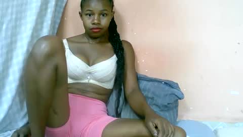 Snapshot of franciefrancie chatting on March 1, 7:08 am francilla online show from March 1, 7:08 am