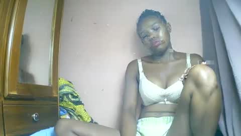 Snapshot of franciefrancie chatting on March 2, 12:22 pm francilla online show from March 2, 12:22 pm