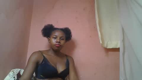 Snapshot of franciefrancie chatting on March 11, 2:29 pm francilla online show from March 11, 2:29 pm