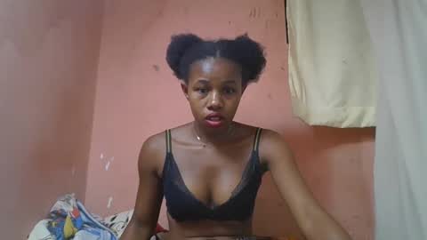 Snapshot of franciefrancie chatting on March 12, 9:45 pm francilla online show from March 12, 9:45 pm