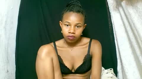 Snapshot of franciefrancie chatting on September 26, 1:26 pm francilla online show from September 26, 1:26 pm