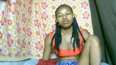 Snapshot of franciefrancie chatting on October 1, 12:44 pm francilla online show from October 1, 12:44 pm