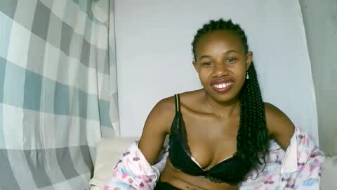 Snapshot of franciefrancie chatting on October 6, 5:21 pm francilla online show from October 6, 5:21 pm