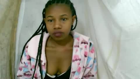 Snapshot of franciefrancie chatting on October 15, 5:51 am francilla online show from October 15, 5:51 am