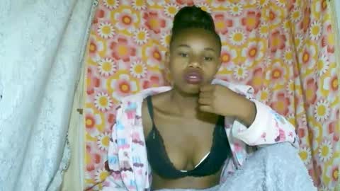 Snapshot of franciefrancie chatting on October 21, 2:34 am francilla online show from October 21, 2:34 am