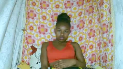 Snapshot of franciefrancie chatting on October 21, 2:40 pm francilla online show from October 21, 2:40 pm