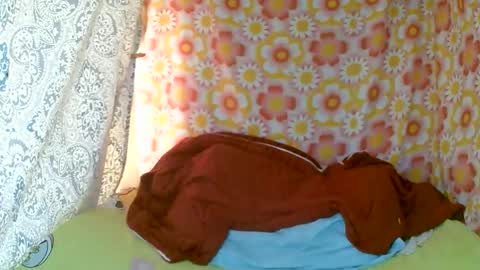 Snapshot of franciefrancie chatting on October 24, 6:32 am francilla online show from October 24, 6:32 am