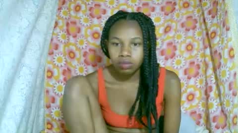 Snapshot of franciefrancie chatting on October 31, 11:00 am francilla online show from October 31, 11:00 am