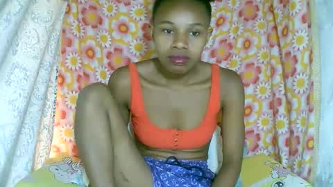 Snapshot of franciefrancie chatting on November 4, 6:56 am francilla online show from November 4, 6:56 am