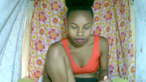 Snapshot of franciefrancie chatting on November 20, 7:08 am francilla online show from November 20, 7:08 am