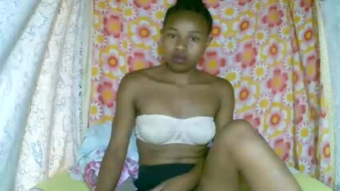 Snapshot of franciefrancie chatting on November 25, 6:02 am francilla online show from November 25, 6:02 am