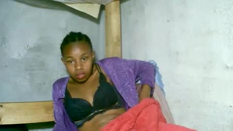 Snapshot of franciefrancie chatting on December 4, 10:51 pm francilla online show from December 4, 10:51 pm