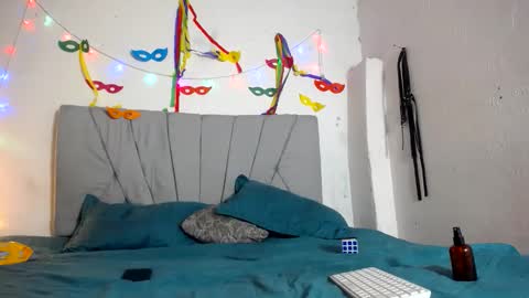 francihot4 online show from February 15, 4:53 am