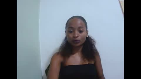 Snapshot of francine925426 chatting on June 1, 3:03 pm francine925426 online show from June 1, 3:03 pm
