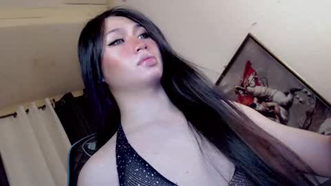 Snapshot of francine_moore chatting on December 6, 3:08 am Francine online show from December 6, 3:08 am