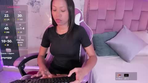 Snapshot of francis_leams chatting on September 16, 7:26 pm Laura online show from September 16, 7:26 pm