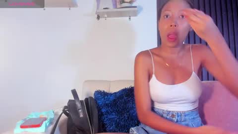 Snapshot of francis_leams chatting on October 5, 12:25 pm Laura online show from October 5, 12:25 pm