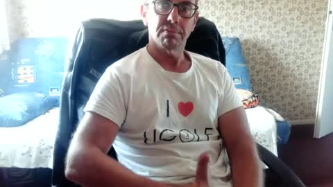 Snapshot of franck143544 chatting on June 29, 12:49 pm franck143544 online show from June 29, 12:49 pm