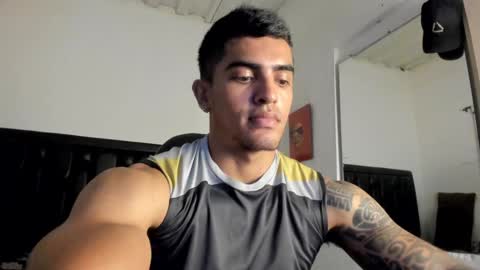 Snapshot of franco_ruiz_ chatting on February 1, 1:44 am franco online show from February 1, 1:44 am