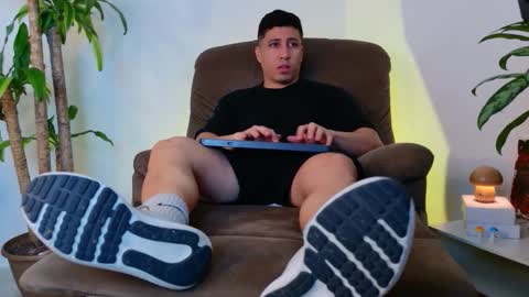 Snapshot of francodelacruz chatting on October 17, 8:33 pm Francum online show from October 17, 8:33 pm