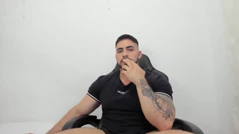 frank_foxx1 online show from March 16, 3:12 am