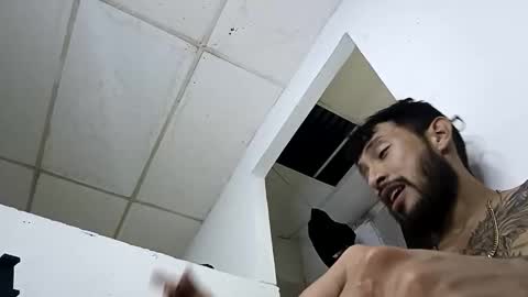 frankdanielsmolano online show from April 26, 2:53 am