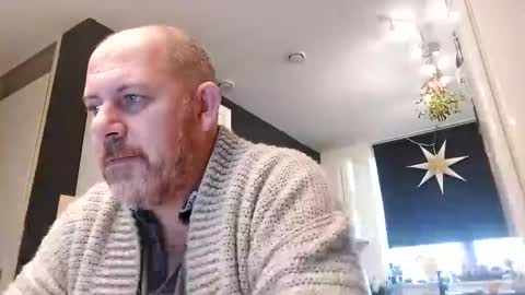 Snapshot of frankh12345 chatting on December 17, 8:23 am frankh12345 online show from December 17, 8:23 am