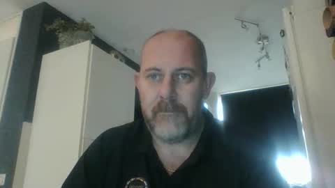 Snapshot of frankh12345 chatting on January 29, 9:44 am frankh12345 online show from January 29, 9:44 am