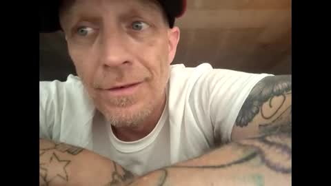 Famous Blue Eyes online show from April 12, 1:49 pm