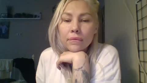 Snapshot of frankiefoxie chatting on January 13, 10:03 am Franky online show from January 13, 10:03 am