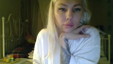Snapshot of frankiefoxie chatting on January 15, 11:21 am Franky online show from January 15, 11:21 am