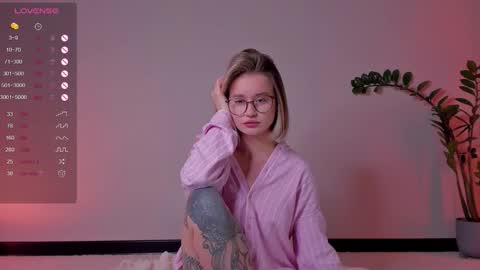 Snapshot of frannpalmer chatting on December 21, 5:53 pm Frann online show from December 21, 5:53 pm