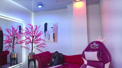 Snapshot of franshesca_buller chatting on February 6, 11:02 am Franshesca online show from February 6, 11:02 am