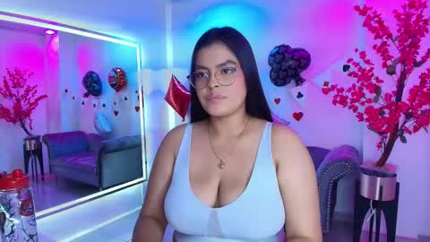 Snapshot of franshesca_buller chatting on February 14, 7:32 pm Franshesca online show from February 14, 7:32 pm