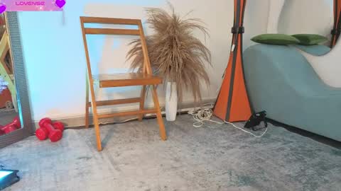 Fransheska online show from May 16, 11:42 am