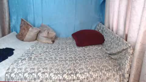 Snapshot of frau_becky chatting on November 24, 7:41 am frau_becky online show from November 24, 7:41 am