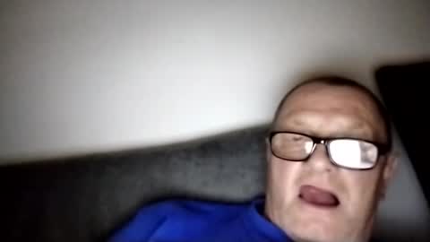 Wolfi online show from March 1, 7:30 am